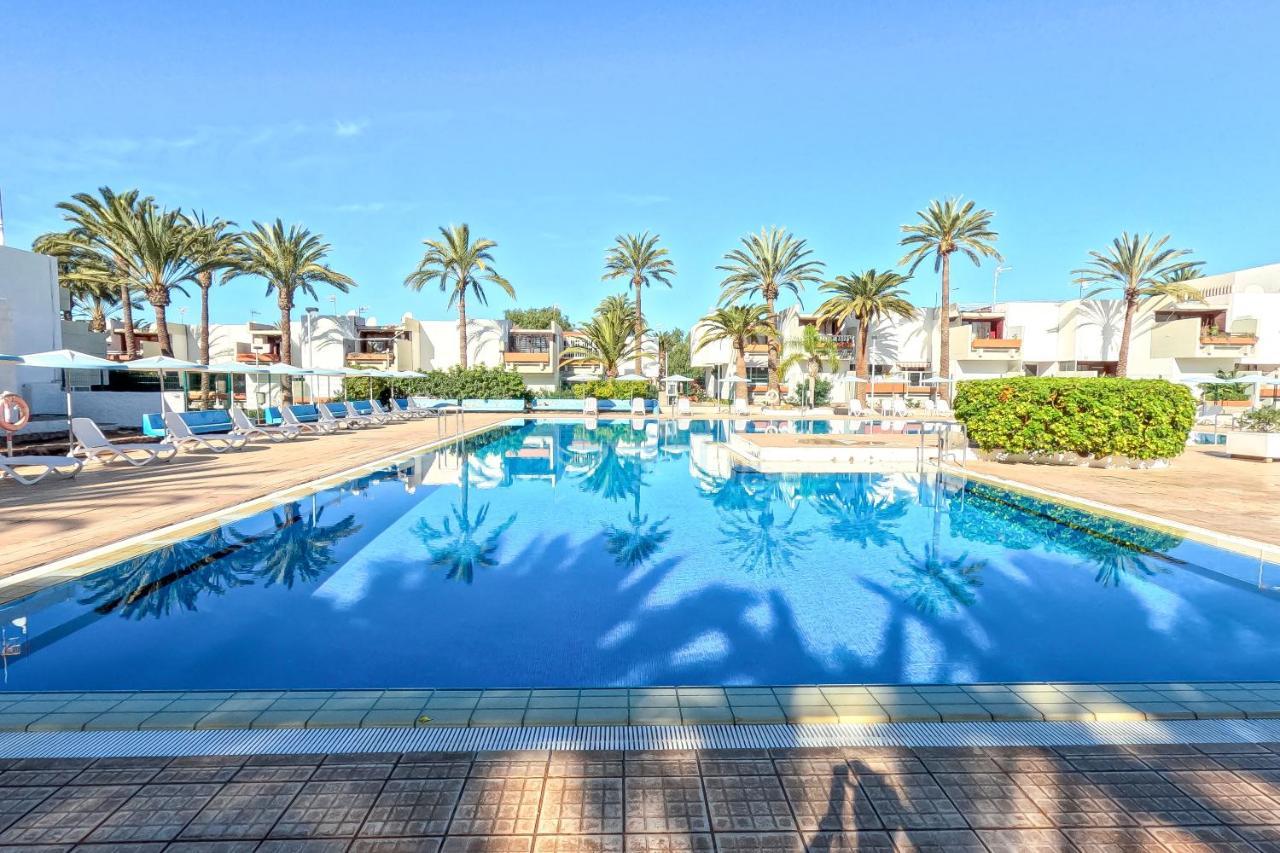 Stunning Lovely Flat With Pool And Strong Wi-Fi, 31 Arona  Exterior foto