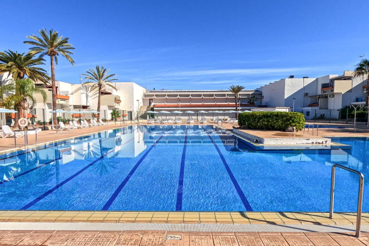 Stunning Lovely Flat With Pool And Strong Wi-Fi, 31 Arona  Exterior foto