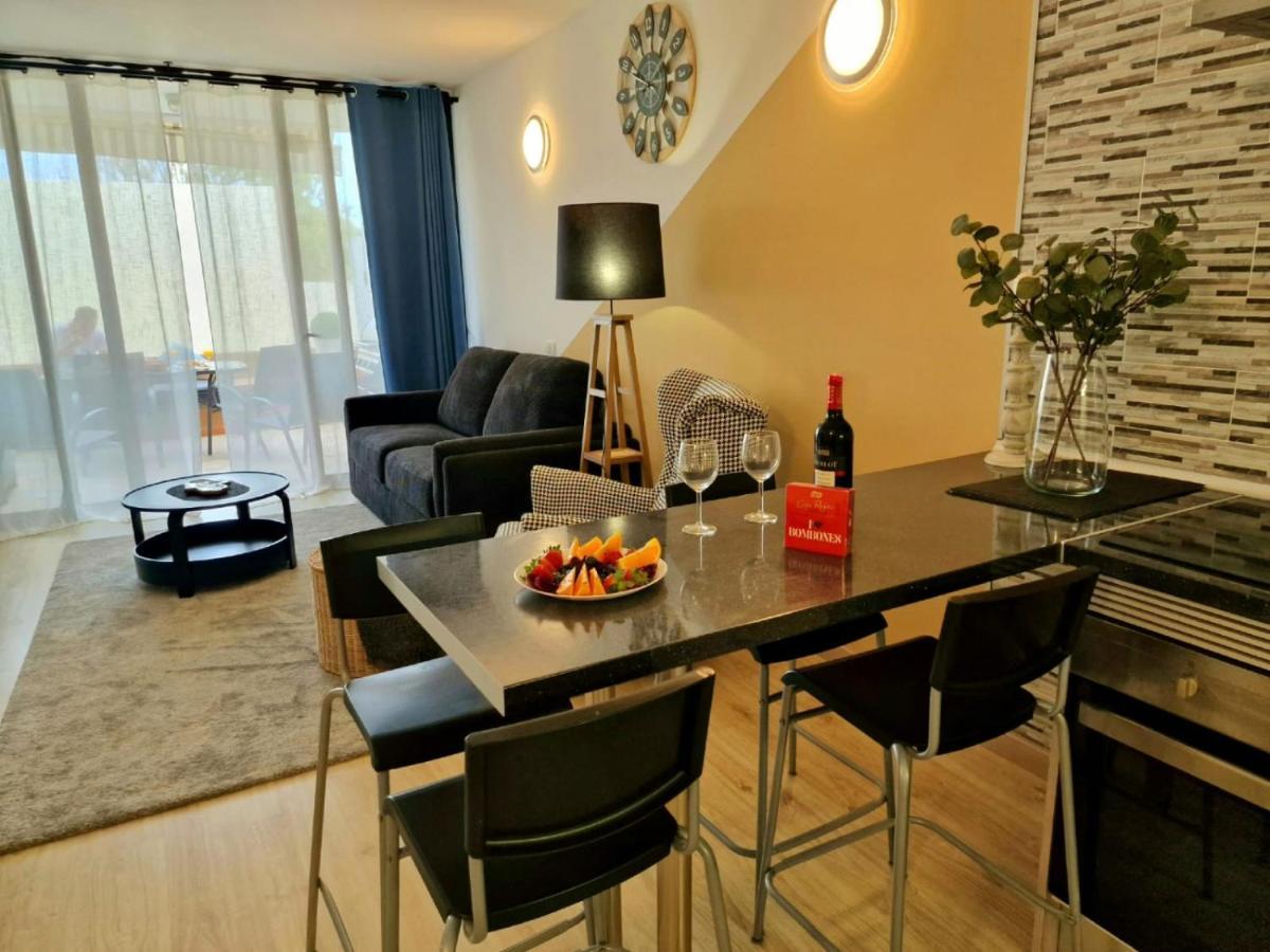 Stunning Lovely Flat With Pool And Strong Wi-Fi, 31 Arona  Exterior foto